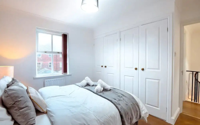 Spacious Wimbledon House Lovely Garden Parking