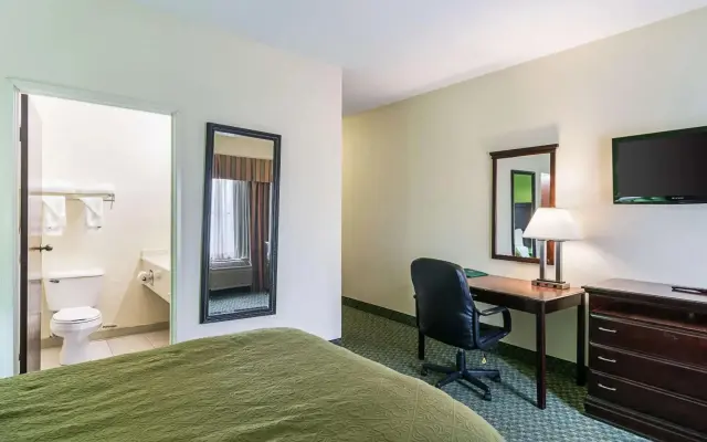 Quality Inn & Suites Harvey - Chicago Southland