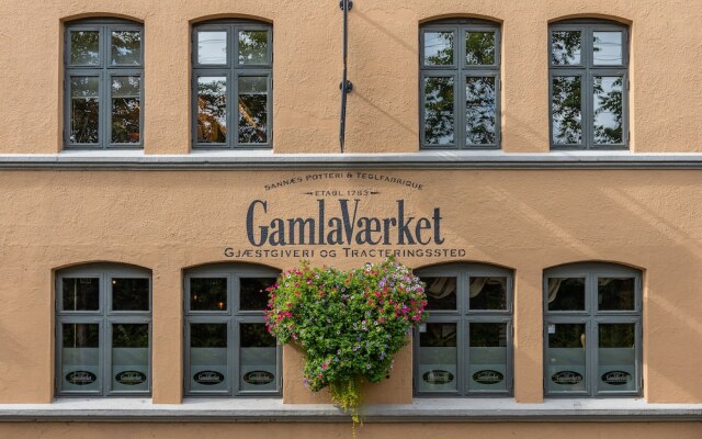 Отель GamlaVærket Gjæstgiveri og Tracteringssted Норвегия, Санднес - отзывы, цены и фото номеров - забронировать отель GamlaVærket Gjæstgiveri og Tracteringssted онлайн вид на фасад