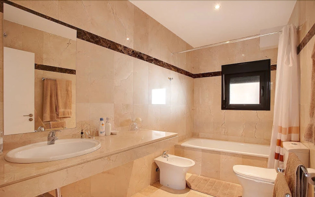 Two Bedrooms Apartment with Sea View