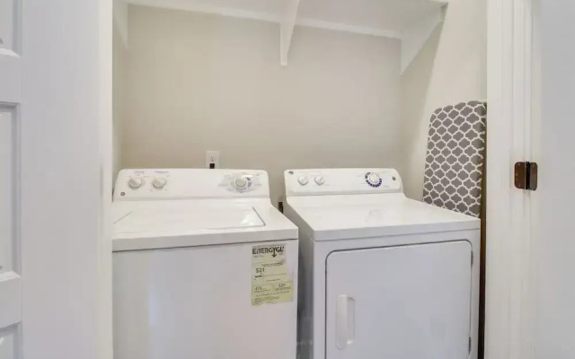 Private Balcony: Spacious, Updated Savannah Apt!