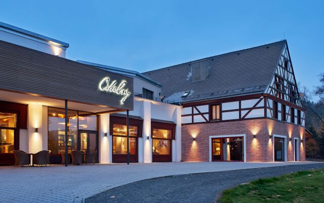 Отель Golf & Spa Resort Cihelny вид на фасад