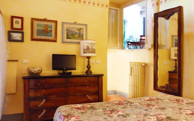 Апартаменты Poggio Imperiale Apartments Флоренция комната для гостей