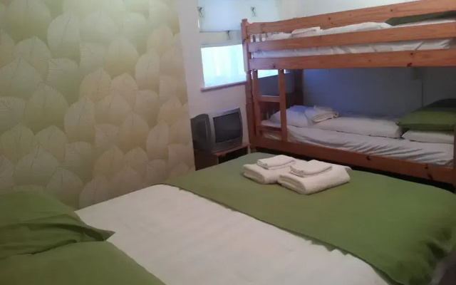 Oakleigh Guest House