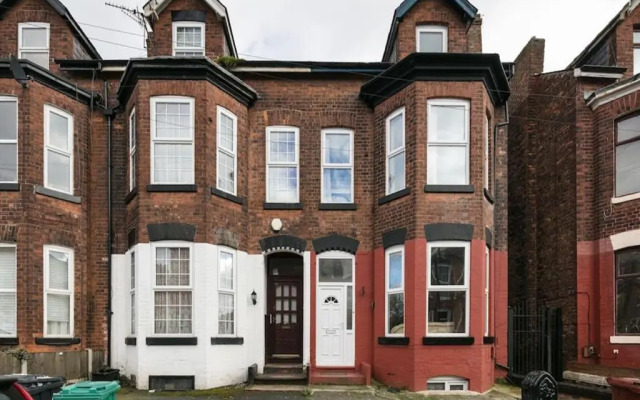 Short Term Shared R&R In Chorlton