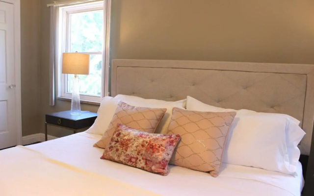 Spacious Luxury Home 5 min to Detroit Golf Club 4 car Free Parking
