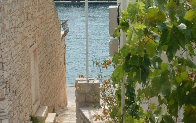 Apartment Milo - 50m from the sea