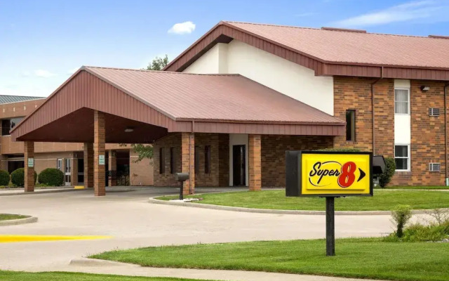 Super 8 Tuscola