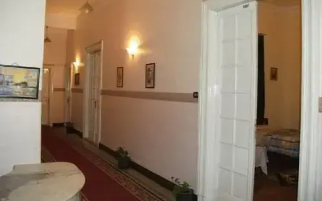 The Canadian Hostel