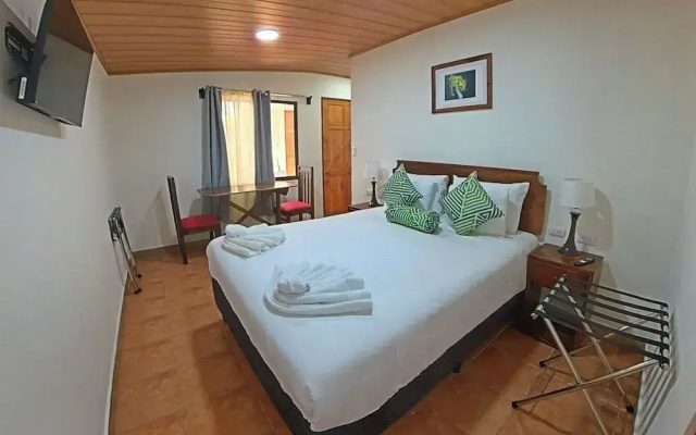Casa Jungle Monteverde Bed & Breakfast