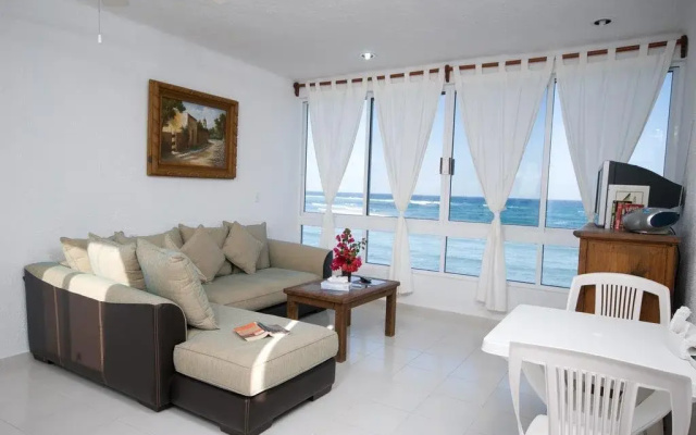 Del Sol Beachfront Hotel and Condos