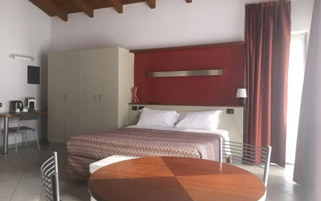 Room in Guest Room - Bright and Spacious Double-room