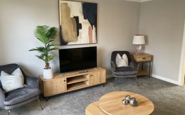 Leeward House - Donnini Apartments