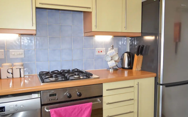 Attractive 3 Bedroom Flat in Central Haymarket