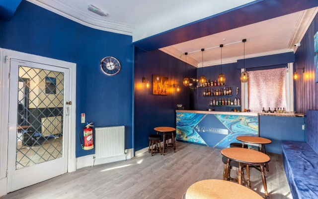 Holmsdale Hotel