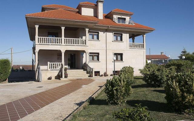 Отель Pensión Residencia A Cruzán - Adults Only вид на фасад