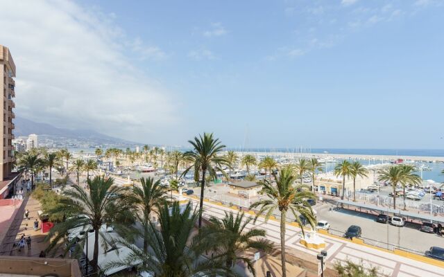 Апартаменты MalagaSuite Fuengirola Beach Apartment Фуэнхирола