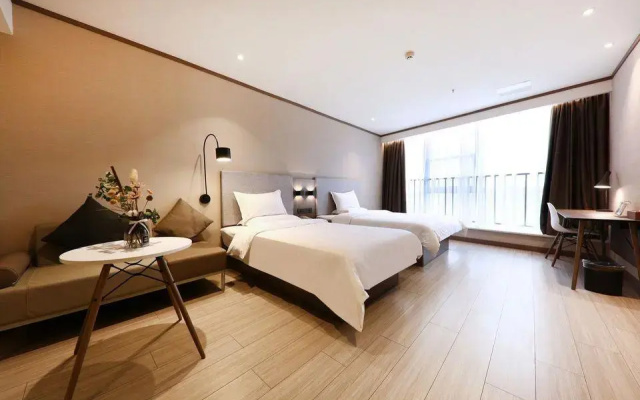 Hanting Tongliang New District Pedestrian Street Hotel