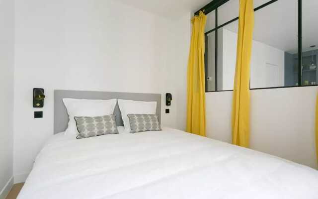 Отель Magnifique Appt Luxembourg St Germain Париж комната для гостей