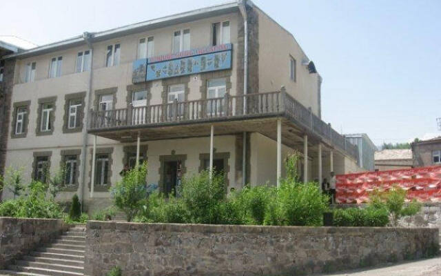 Отель Kyores Горис вид на фасад