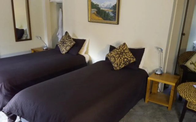 Cairnbrae House