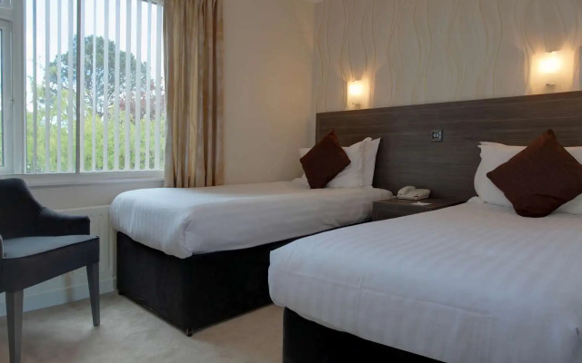 Parkmore Hotel & Leisure Club