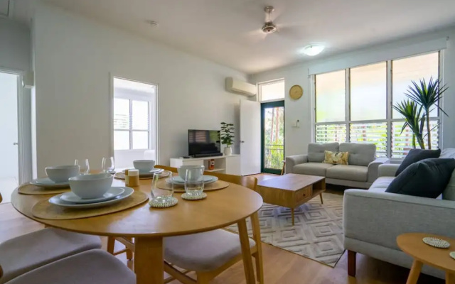 Nightcliff Retreat Stylish 2BR Apt Near Foreshore