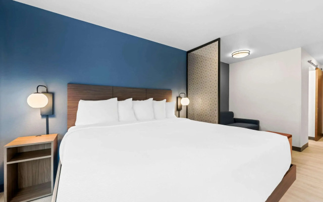 Everhome Suites Fayetteville near Fort Bragg