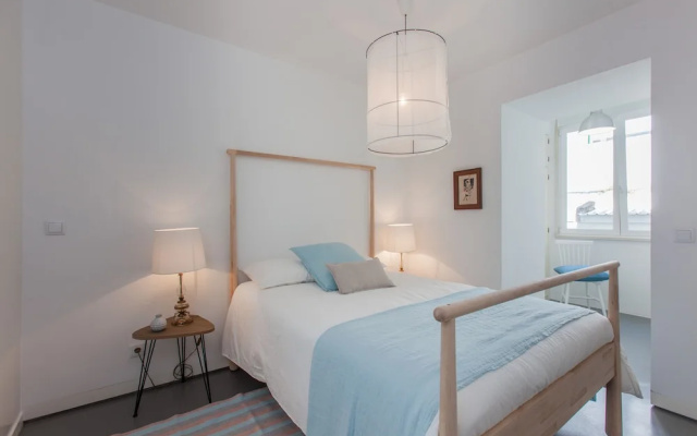 Renovated Apartment w/ Private Courtyard, By TimeCooler