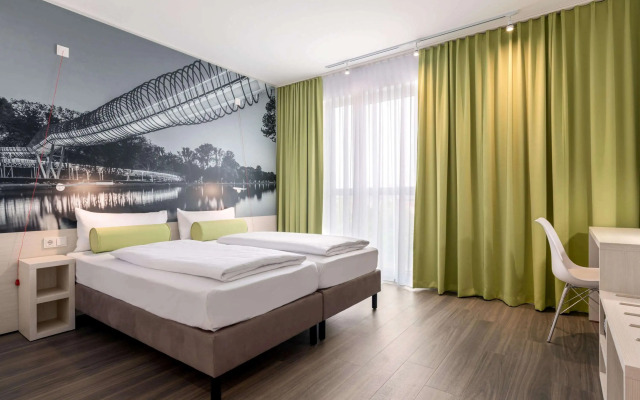 Super 8 By Wyndham Oberhausen