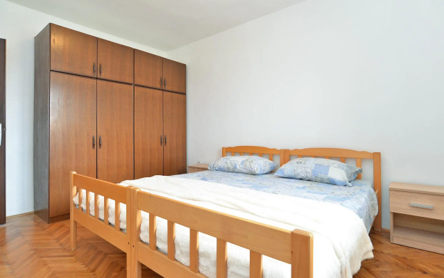 Apartment 1700