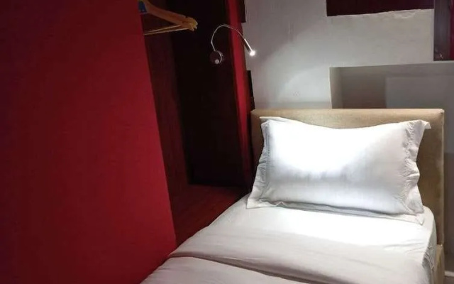 Hyba Pod Hostel & Hotel