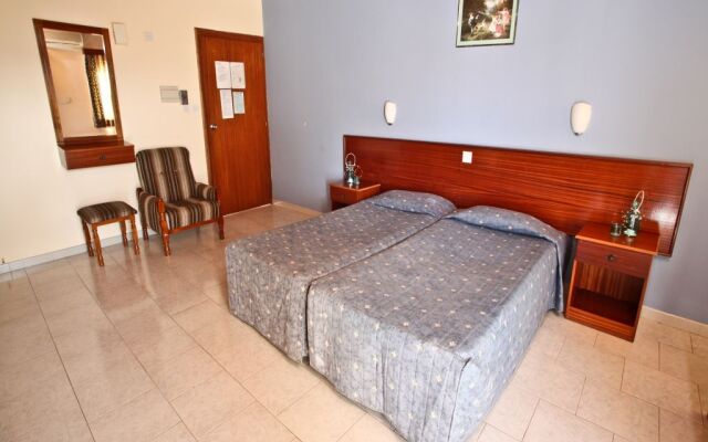 Отель Windmills Hotel Apartments Кипр, Протарас - отзывы, цены и фото номеров - забронировать отель Windmills Hotel Apartments онлайн комната для гостей