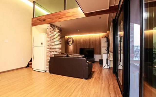 Ara House Pension