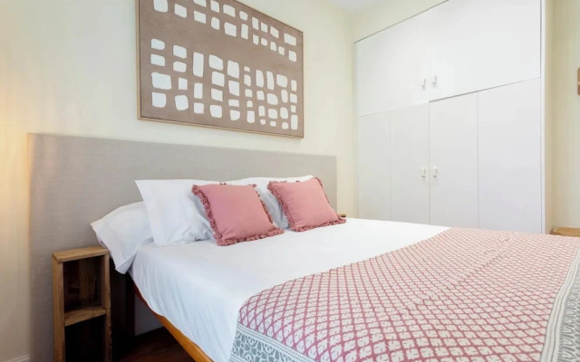 Central 2BD Apt Facing Torre Madrid Duque de Osuna
