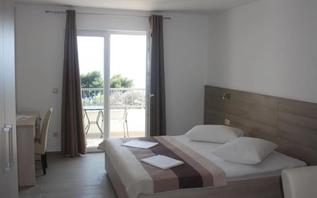 Apartments Bota
