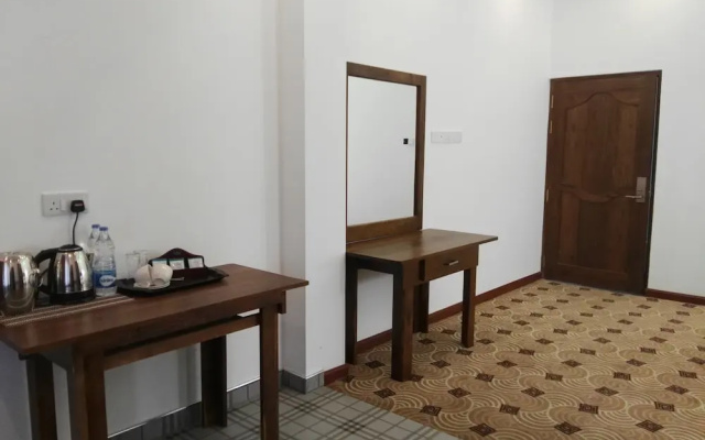 Hotel Akashayaam