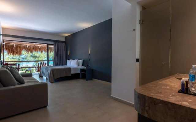 My Blue Hotel