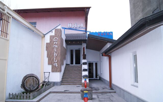 Отель No Problem Hotel at Glinka Street Армения, Ереван - отзывы, цены и фото номеров - забронировать отель No Problem Hotel at Glinka Street онлайн вид на фасад
