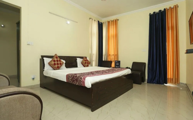 OYO 5285 Apartment Impact Associates