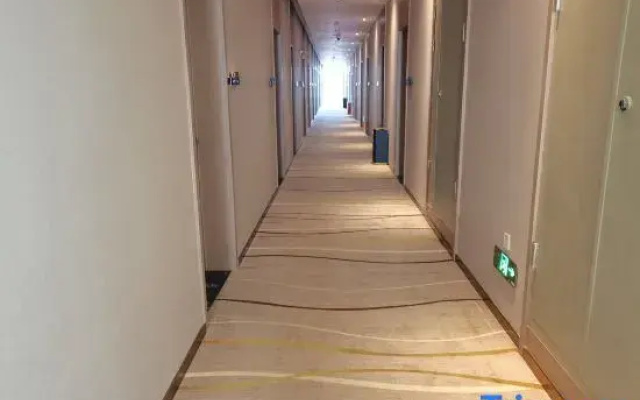Yuelai Hotel (Kashgar University Xinquan Campus)