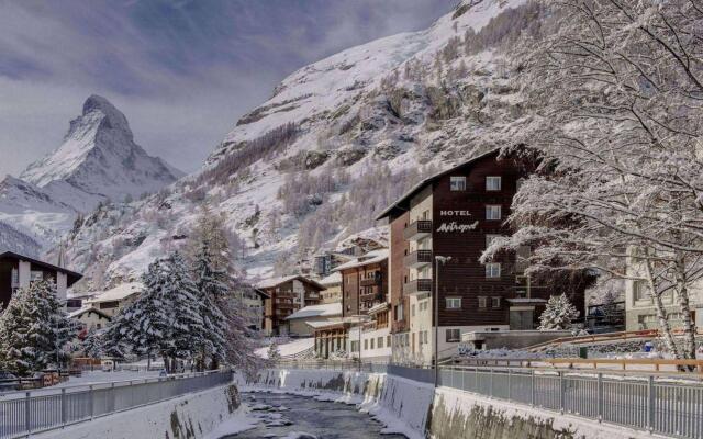 Отель Metropol & Spa Zermatt Швейцария, Церматт - отзывы, цены и фото номеров - забронировать отель Metropol & Spa Zermatt онлайн вид на фасад