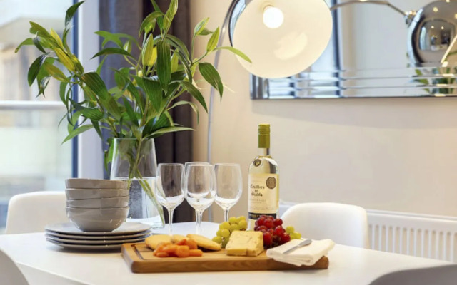 Canary Gateway, Canary Wharf
