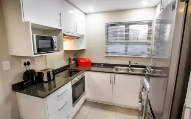 uSHAKA WATERFRONT - SUPERB STUDIO SERENITY