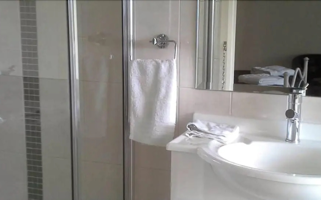 Gloucester on Avon Bed & Breakfast