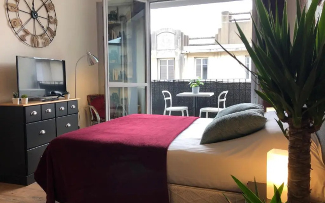 Studio avec balcon & parking gratuit