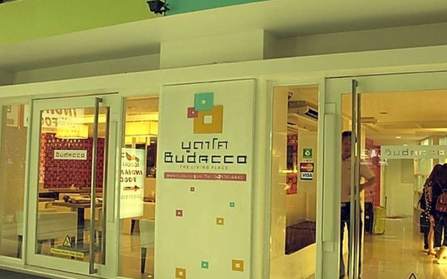 Отель BUDACCO Бангкок вид на фасад