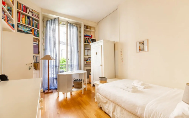 Parisian Charm by Pereire