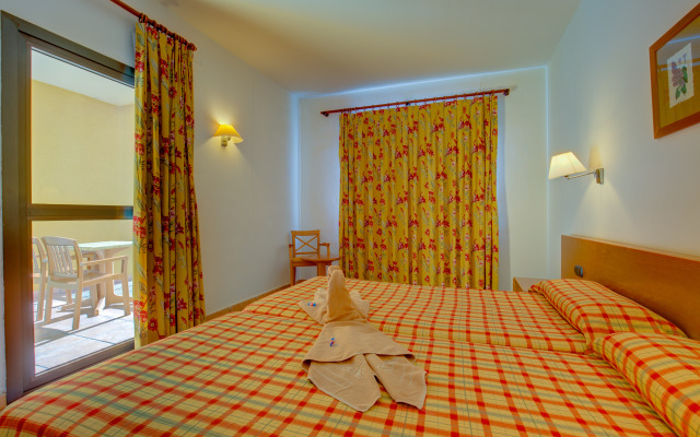 Отель SBH Club Paraíso Playa - All Inclusive Испания, Эскинсо - отзывы, цены и фото номеров - забронировать отель SBH Club Paraíso Playa - All Inclusive онлайн комната для гостей
