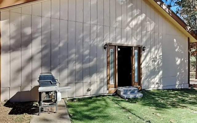 Quiet Mountain Hideaway by Ruidoso Vacation Rentals